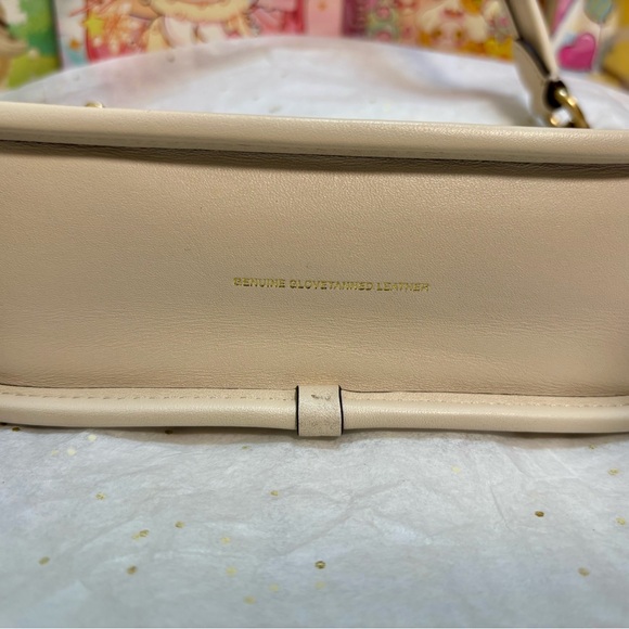 Beautiful Coach Limited Edition Swinger Bag
PLUS Coach Cherries Keychain!๐ - Picture 4 of 16